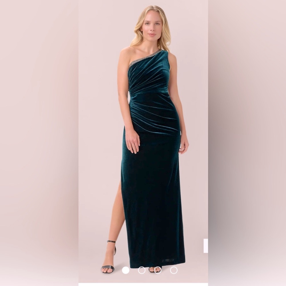 ADRIANNA PAPELL
Velvet One Shoulder Gown With Beaded Neckline In Hunter Sz 12